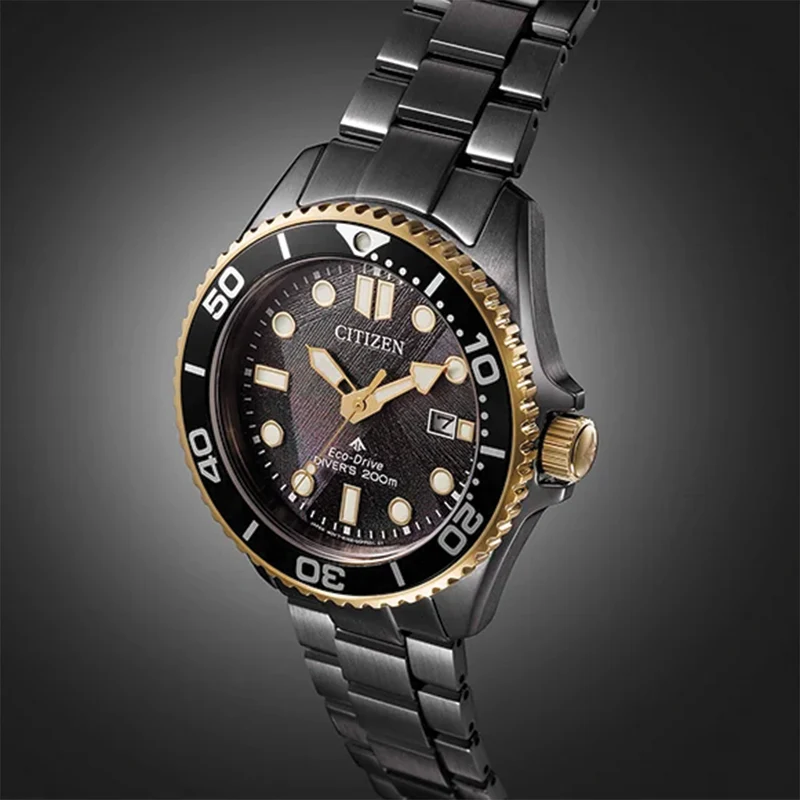 ATTESA Promaster Dive Light in Black Limited Edition 40.6mm - Black on Bracelet