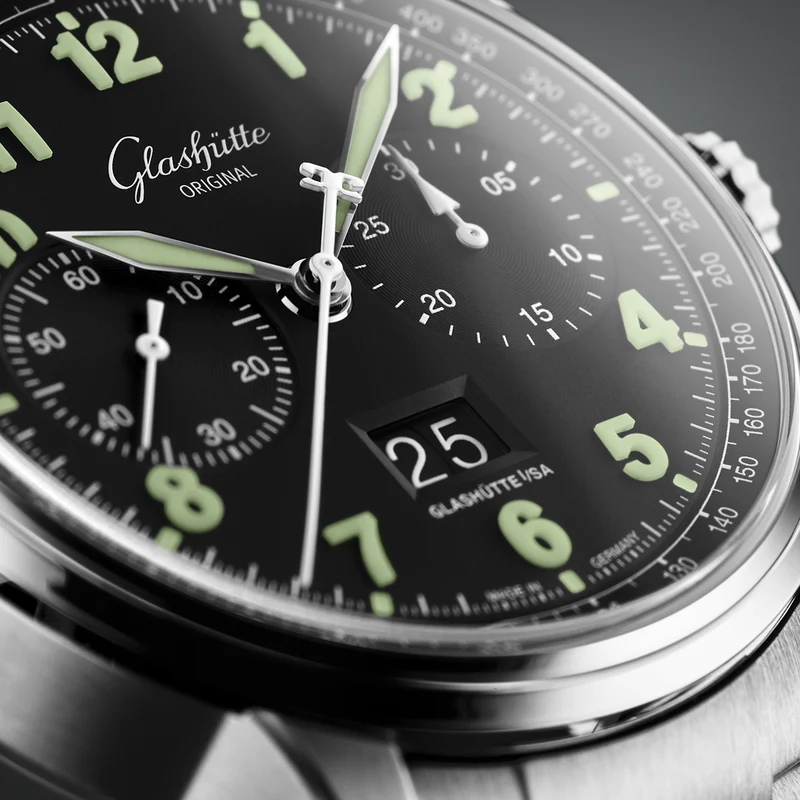 Senator Chronograph Navigator 41mm - Black Lacquer on Bracelet