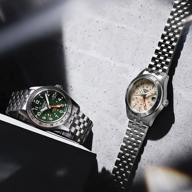 HDB002 5 Sports Field GMT 39.4mm - Beige on Bracelet