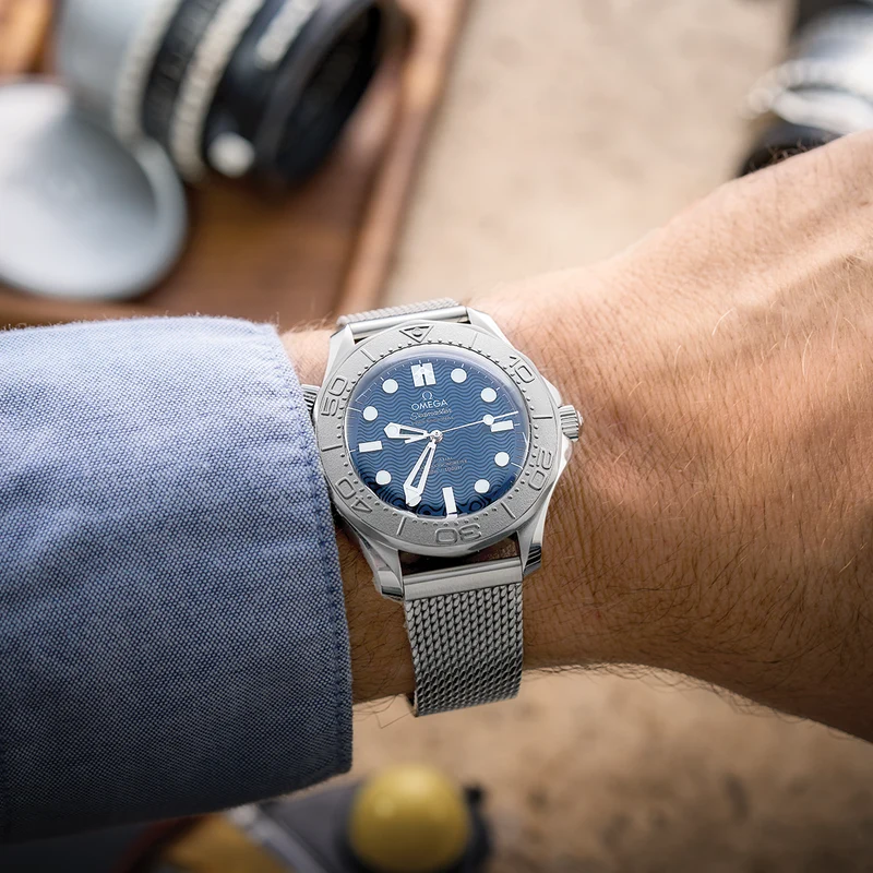 Seamaster Diver 300M "James Bond" 42mm - Blue on Bracelet