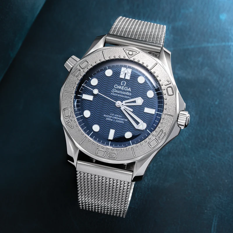 Seamaster Diver 300M "James Bond" 42mm - Blue on Bracelet