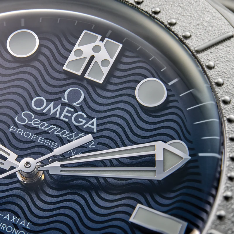 Seamaster Diver 300M "James Bond" 42mm - Blue on Bracelet