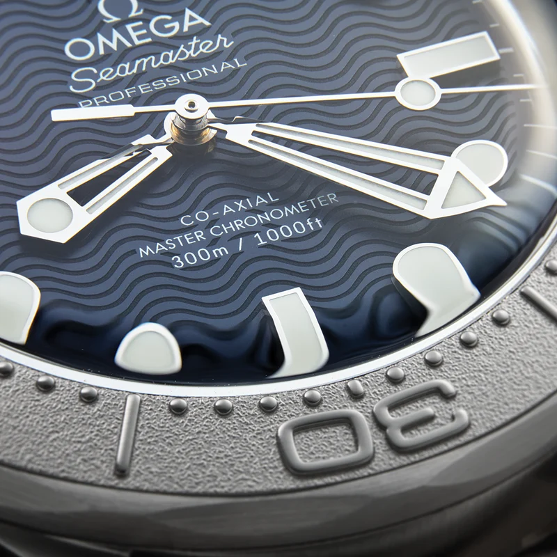 Seamaster Diver 300M "James Bond" 42mm - Blue on Bracelet