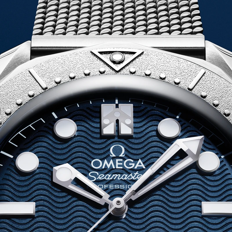 Seamaster Diver 300M "James Bond" 42mm - Blue on Bracelet