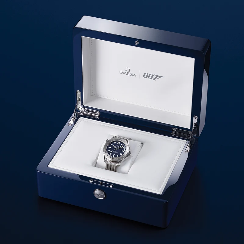 Seamaster Diver 300M "James Bond" 42mm - Blue on Bracelet