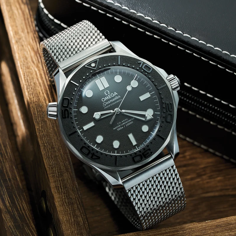 Seamaster Diver 300M "Spectre" 42mm - Black on Bracelet
