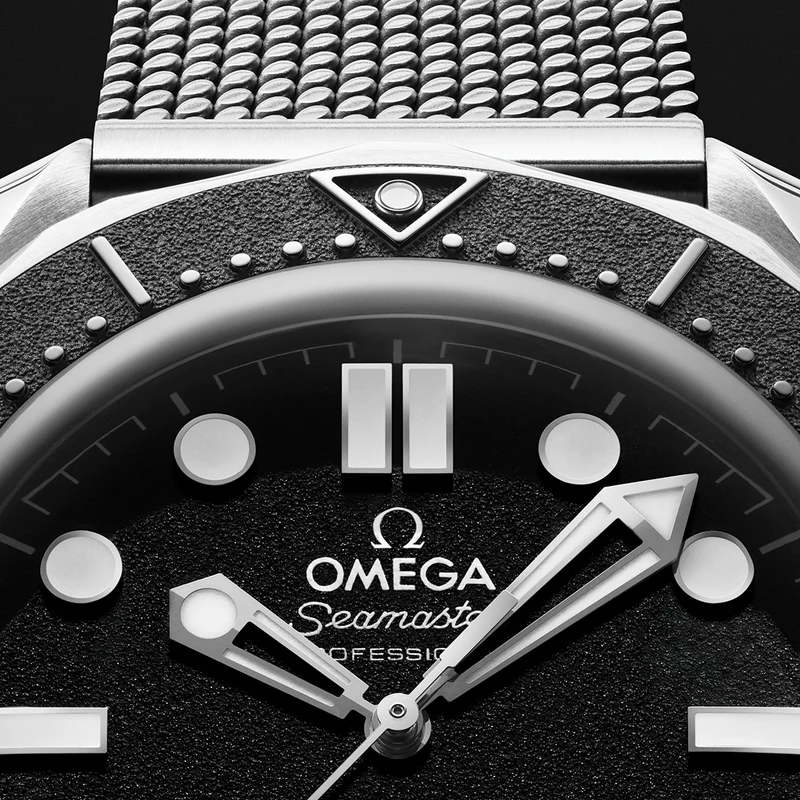 Seamaster Diver 300M "Spectre" 42mm - Black on Bracelet
