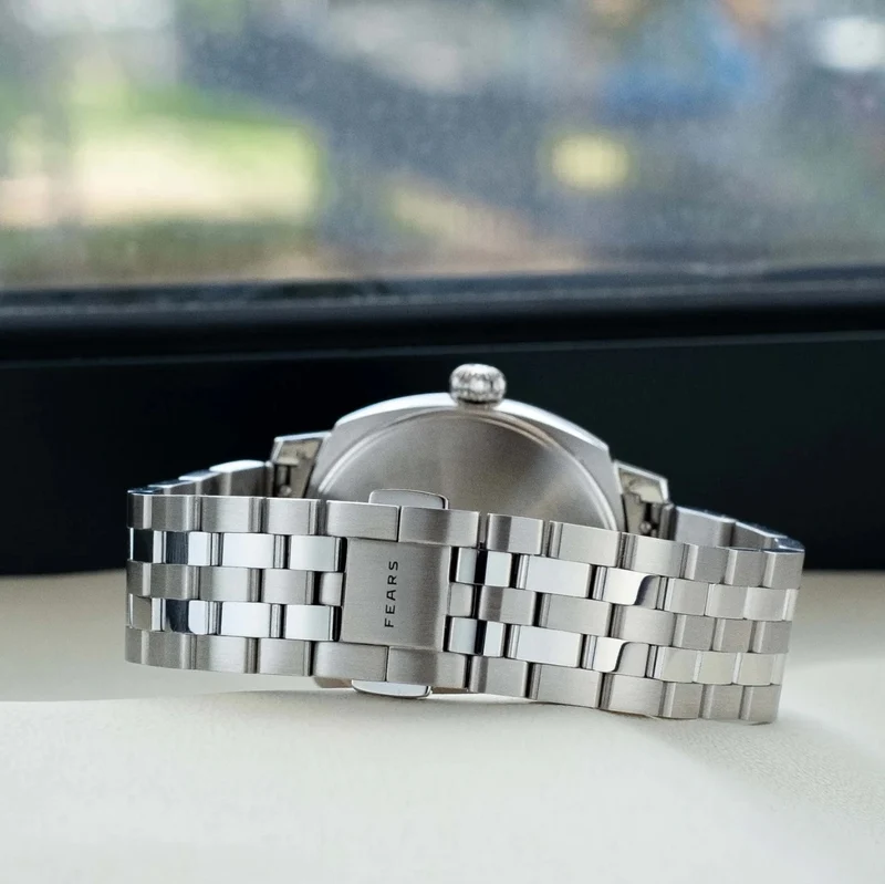 Brunswick "Aurora" 40mm - Blue, Mother-of-Pearl on Bracelet