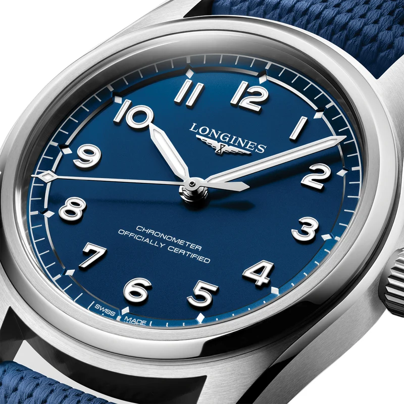 Spirit Pilot 39mm - Blue on Rubber Strap