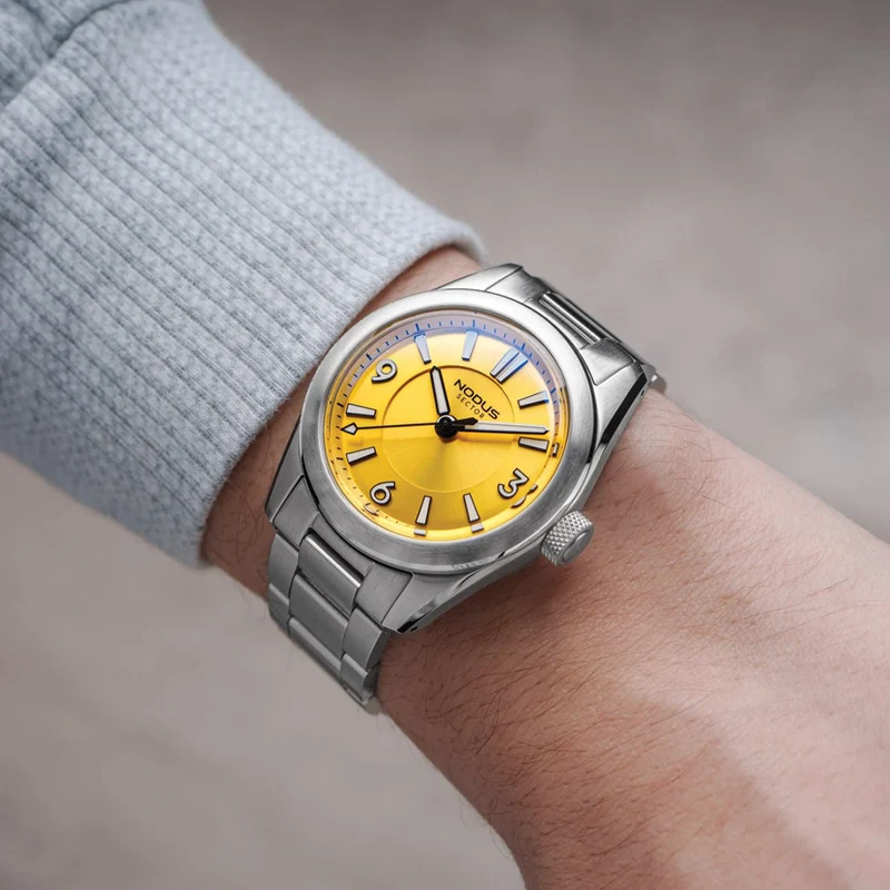 Sector II Sport Marigold 38mm - Yellow on Bracelet