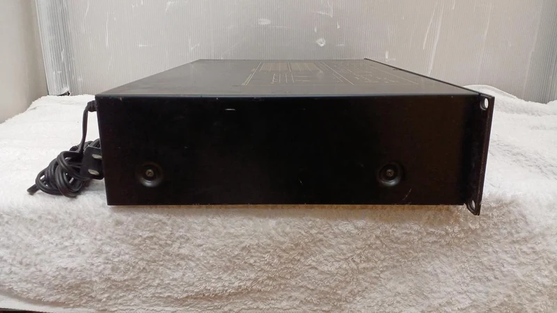 YAMAHA Grafik-Equalizer Q2031A