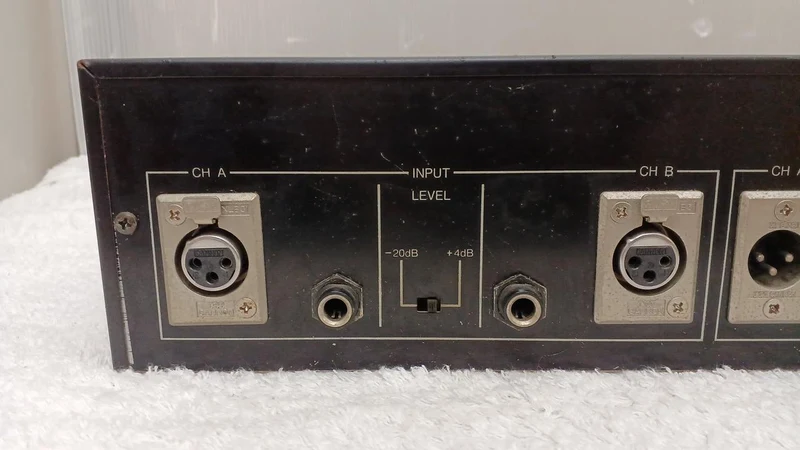 YAMAHA Grafik-Equalizer Q2031A