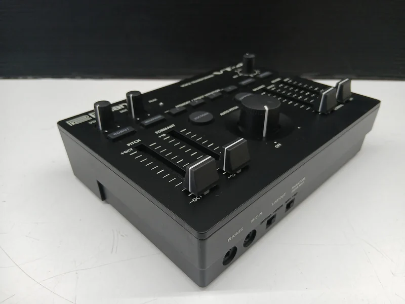 ROLAND Voice Transformers VT-4