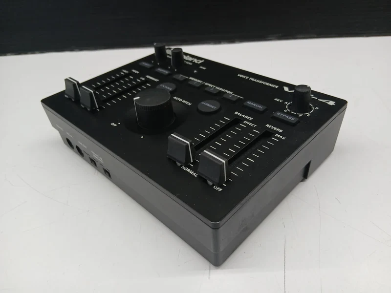 ROLAND Voice Transformers VT-4