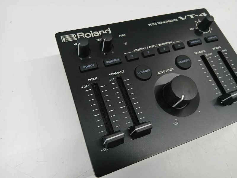 ROLAND Voice Transformers VT-4
