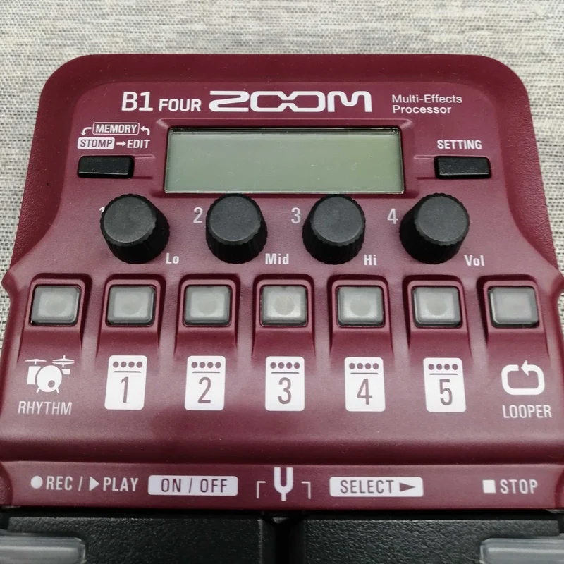 ZOOM Bass Multi-Effektgerät B1 FOUR