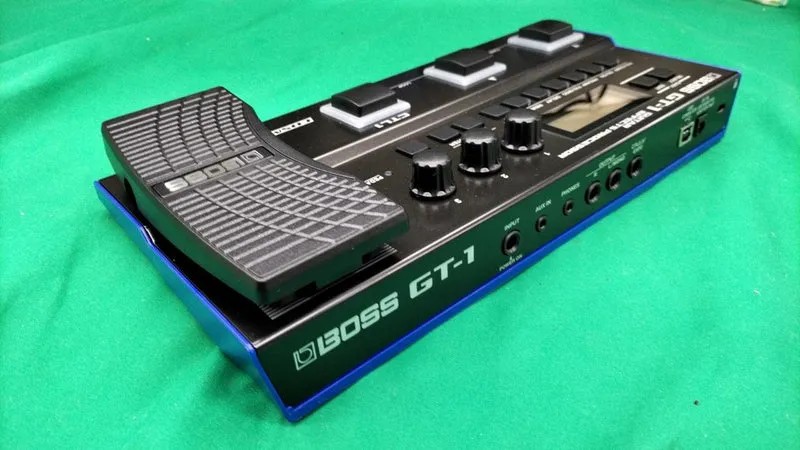 BOSS Multi-Effektgerät GT-1