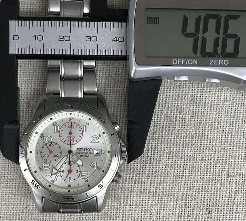 SEIKO Quarz-Armbanduhr 7T92-0DX0