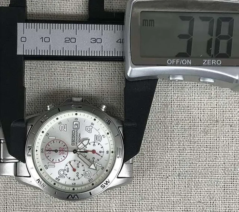 SEIKO Quarz-Armbanduhr 7T92-0DX0