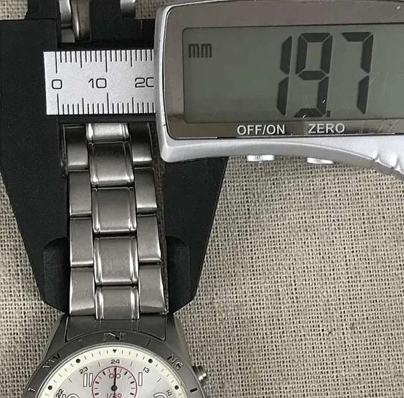 SEIKO Quarz-Armbanduhr 7T92-0DX0