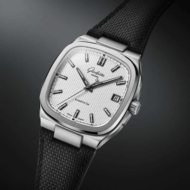 Seventies "Stereo Panel" 39mm - Silver on Rubber Strap