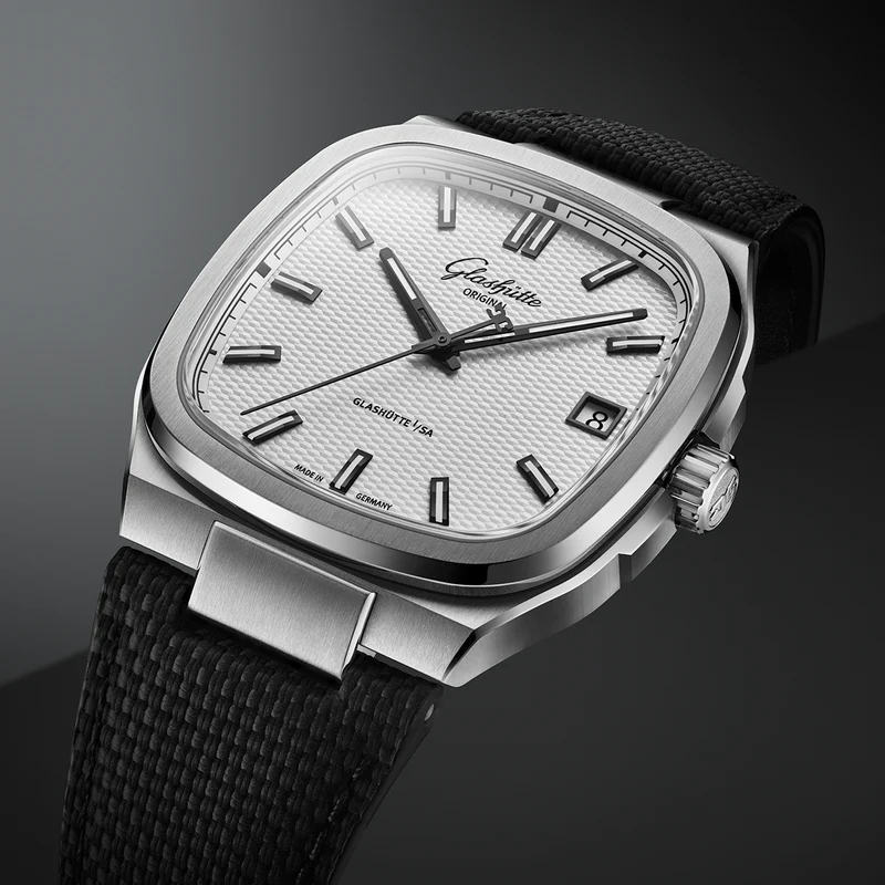 Seventies "Stereo Panel" 39mm - Silver on Rubber Strap