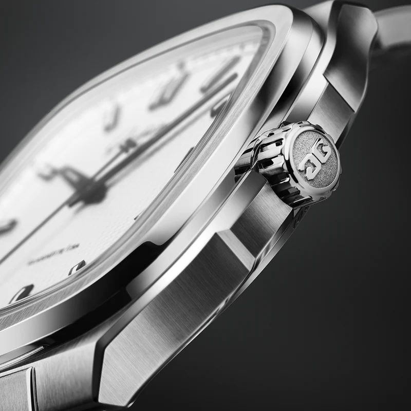 Seventies "Stereo Panel" 39mm - Silver on Bracelet