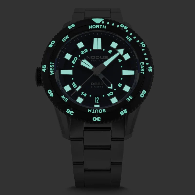 Sector Deep Pioneer Admiral 38mm - Blue on Bracelet
