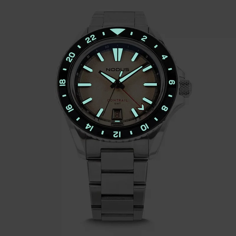 Contrail GMT Laguna 40.5mm - Ivory on Bracelet