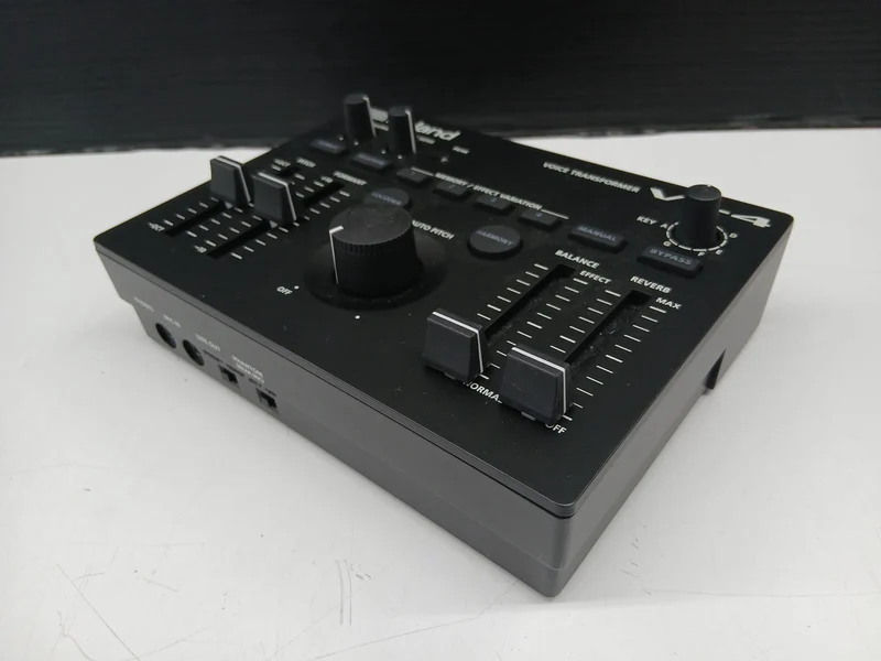 ROLAND Voice Transformers VT-4