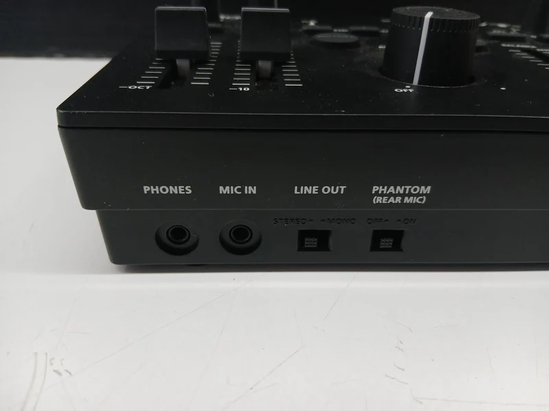 ROLAND Voice Transformers VT-4