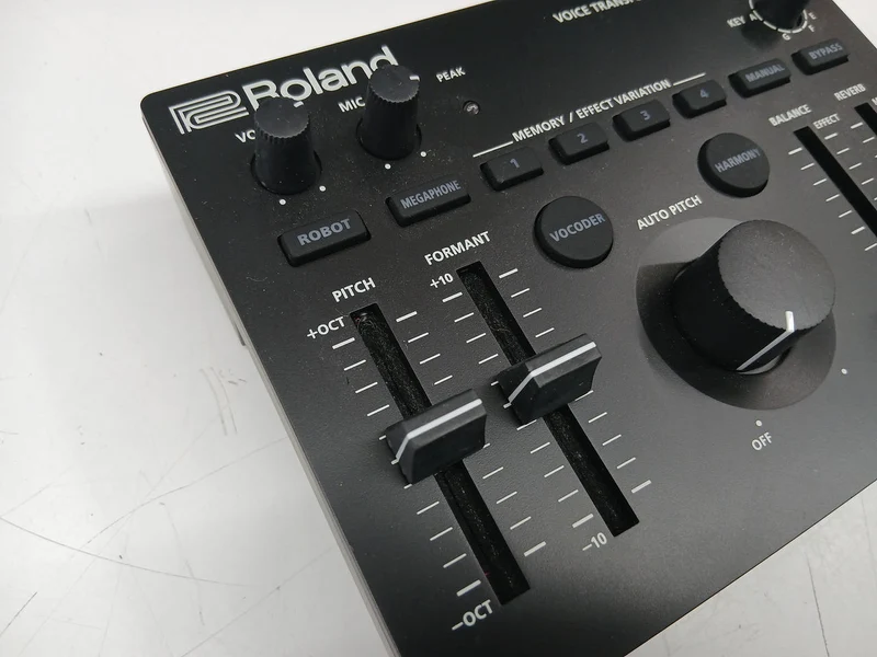 ROLAND Voice Transformers VT-4