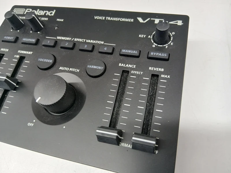 ROLAND Voice Transformers VT-4