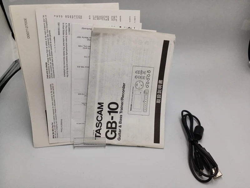 TASCAM Gitarren- und Basstrainer GB-10
