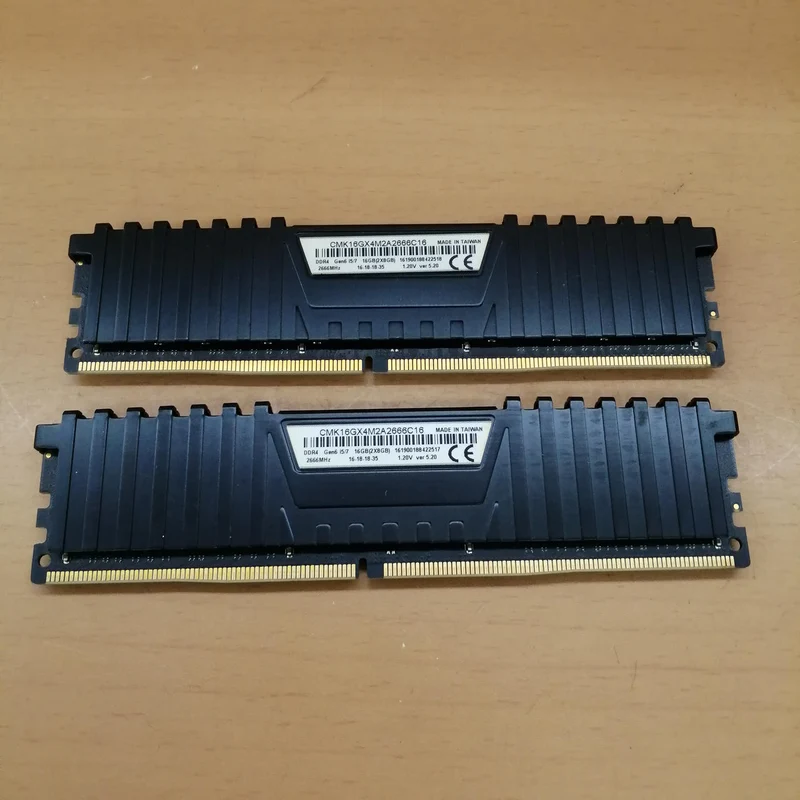 CORSAIR Arbeitsspeicher (2 x 8 GB Riegel) CMK16GX4M2A2666C16