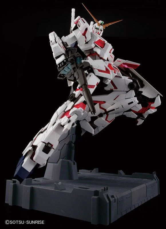 Bandai PG RX-0 Unicorn Gundam + LED-Einheit