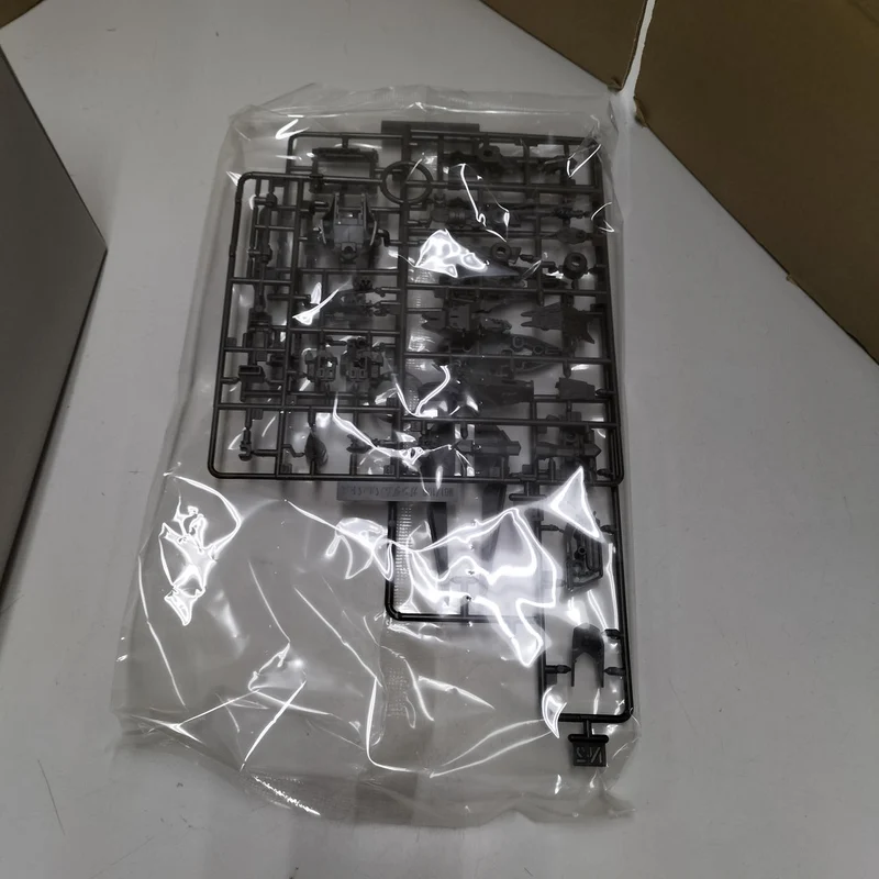 BANDAI SPIRITS MG Gundam Barbatos Erweiterungsteile-Set Premium Bandai Limited Box zerdrückt