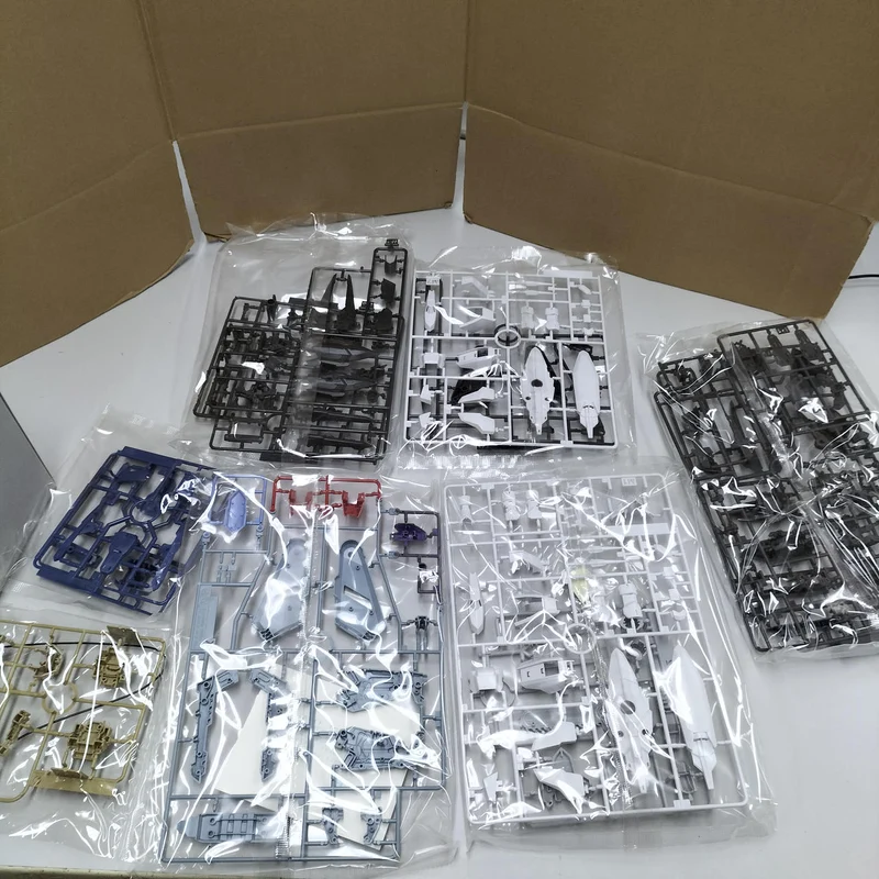 BANDAI SPIRITS MG Gundam Barbatos Erweiterungsteile-Set Premium Bandai Limited Box zerdrückt