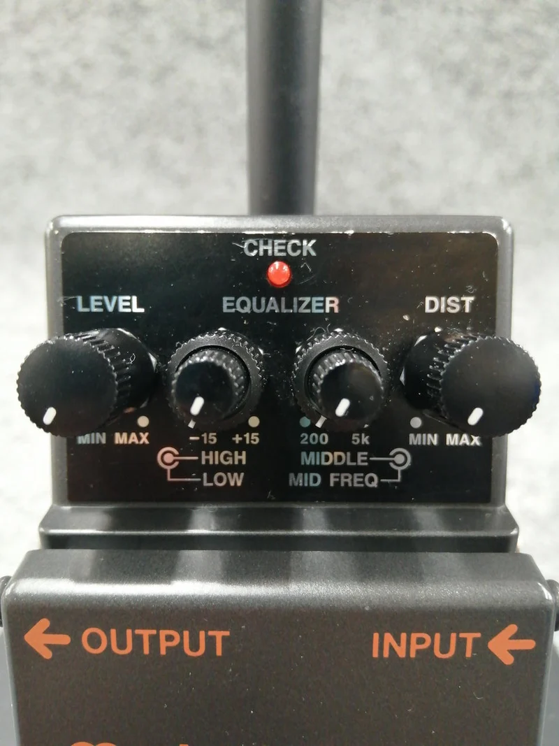 BOSS Effektpedal MT-2