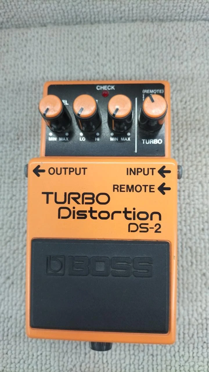 BOSS Distortion Effects DS-2