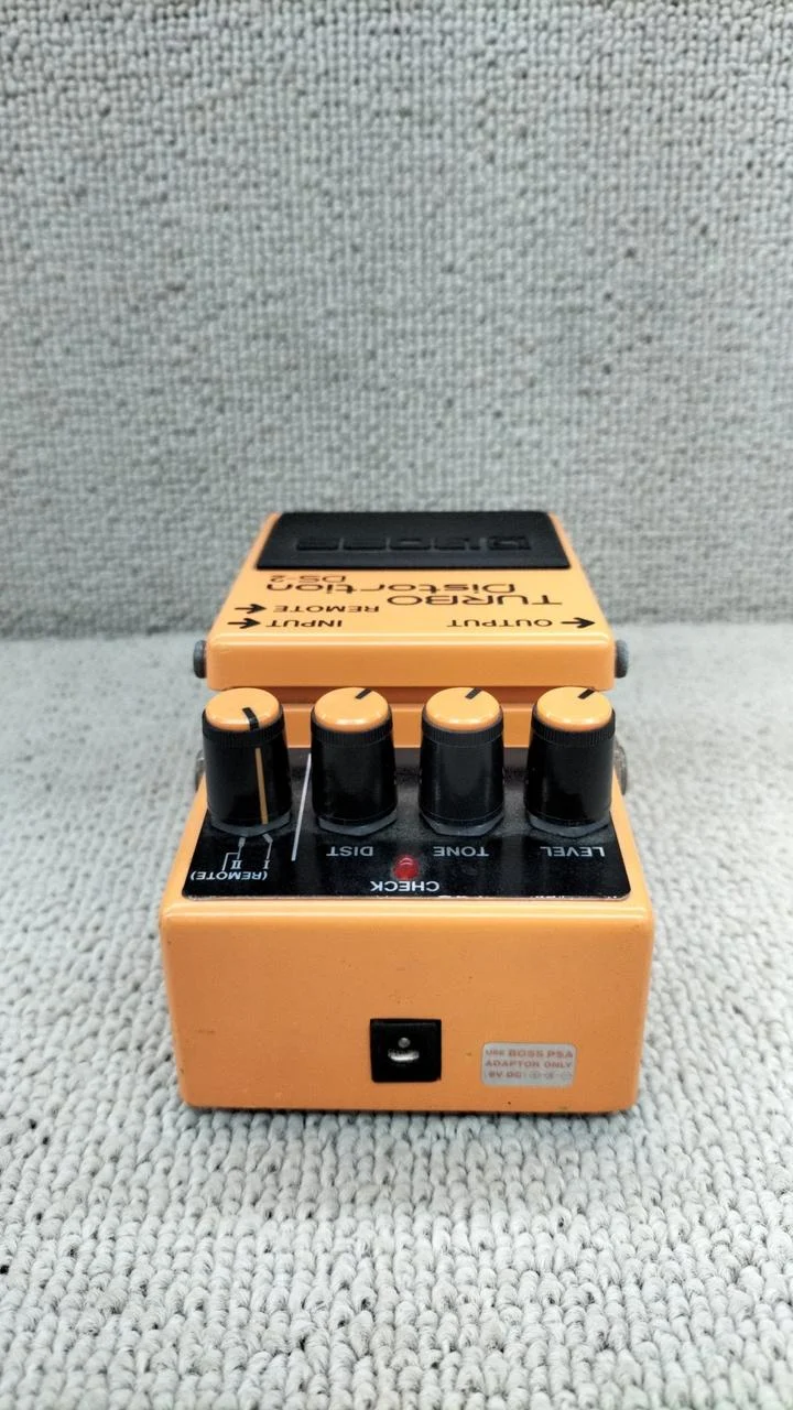 BOSS Distortion Effects DS-2