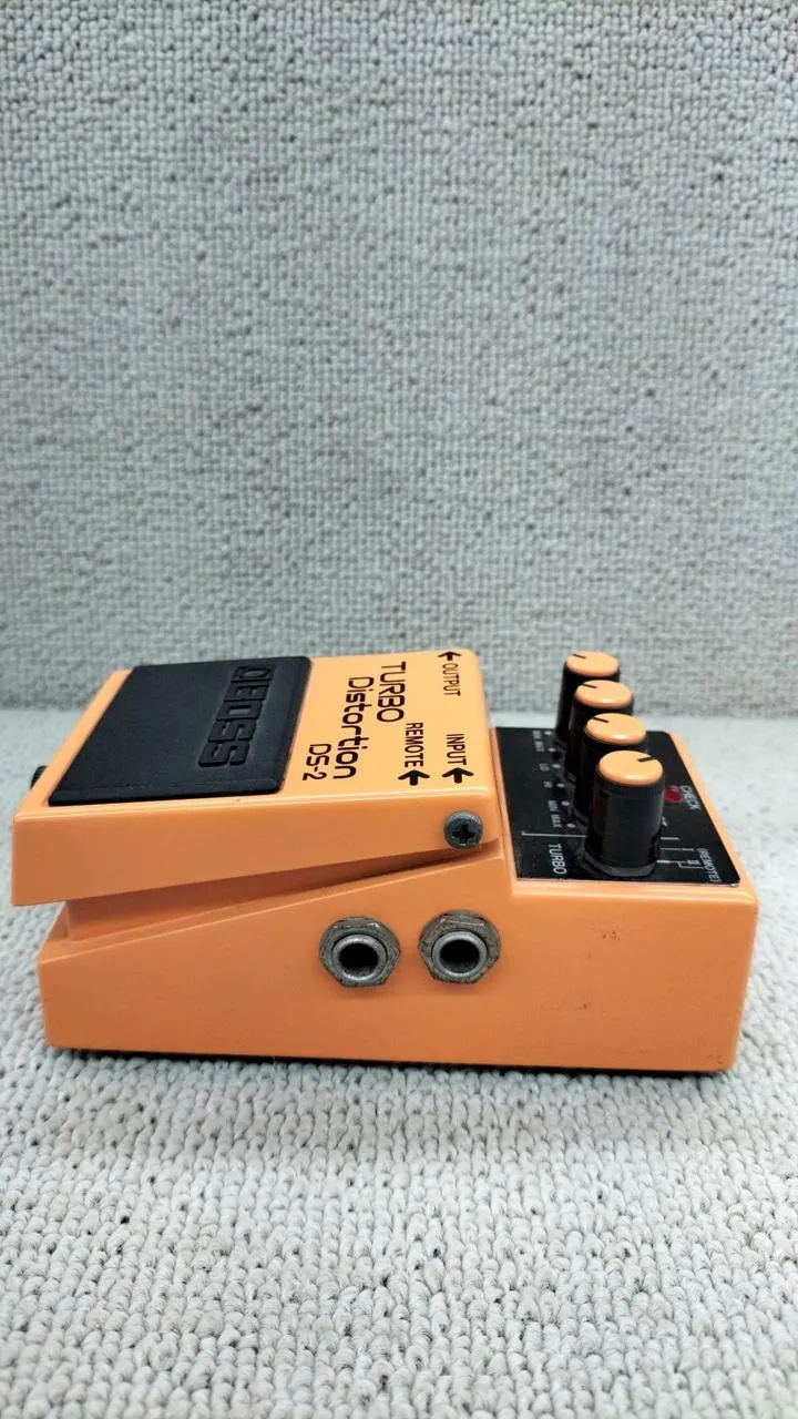 BOSS Distortion Effects DS-2