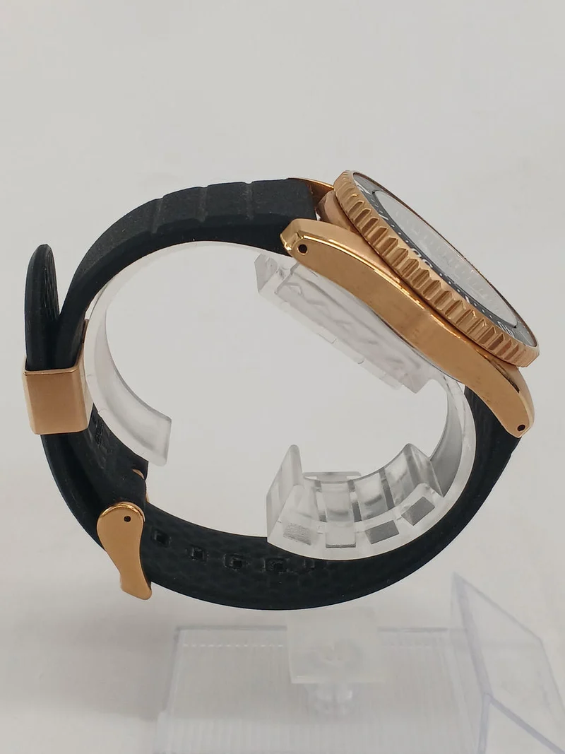 SEIKO Solar-Armbanduhr V147-0CS0