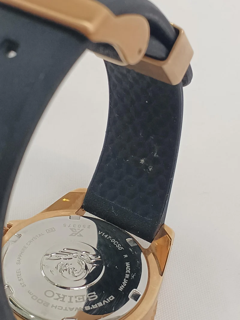 SEIKO Solar-Armbanduhr V147-0CS0