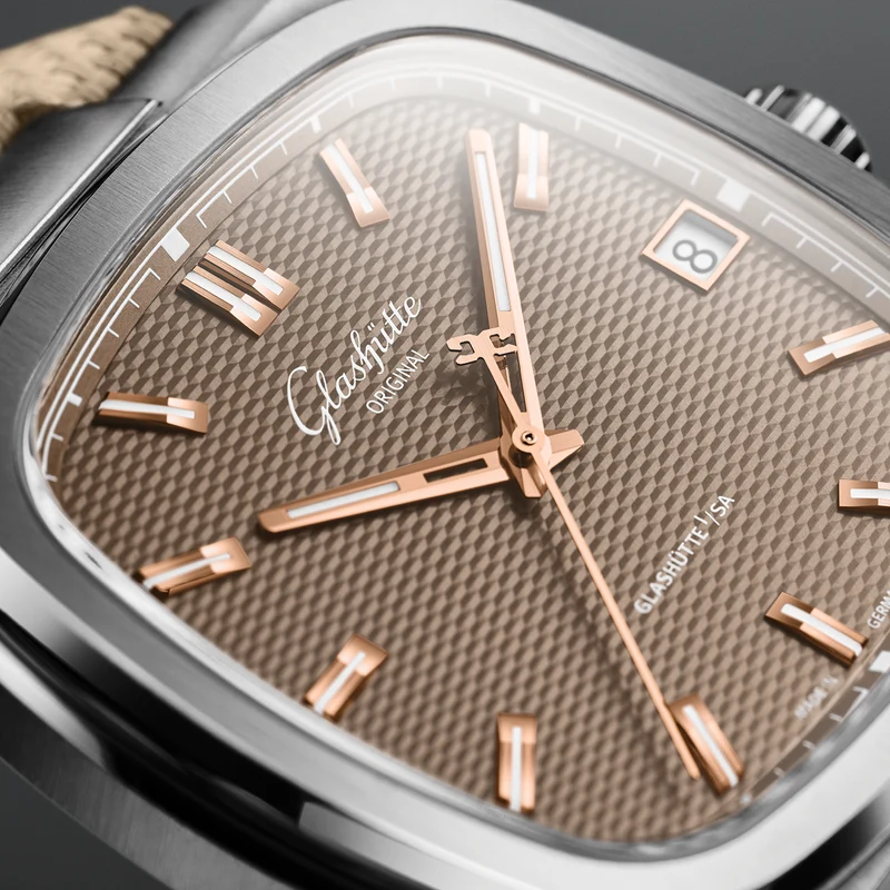 Seventies "Tweed Amp" 39mm - Brown on Rubber Strap