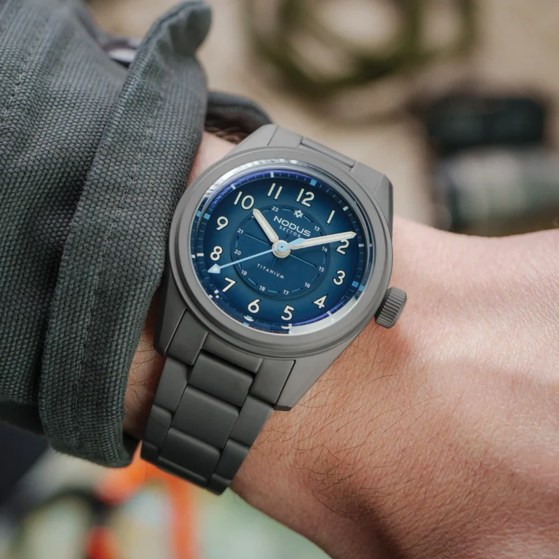 Sector II Field Titanium Marina 38mm - Blue on Bracelet