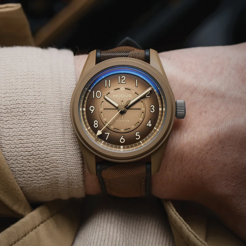 Sector II Field Titanium FDE 38mm - Brown on Rubber Strap