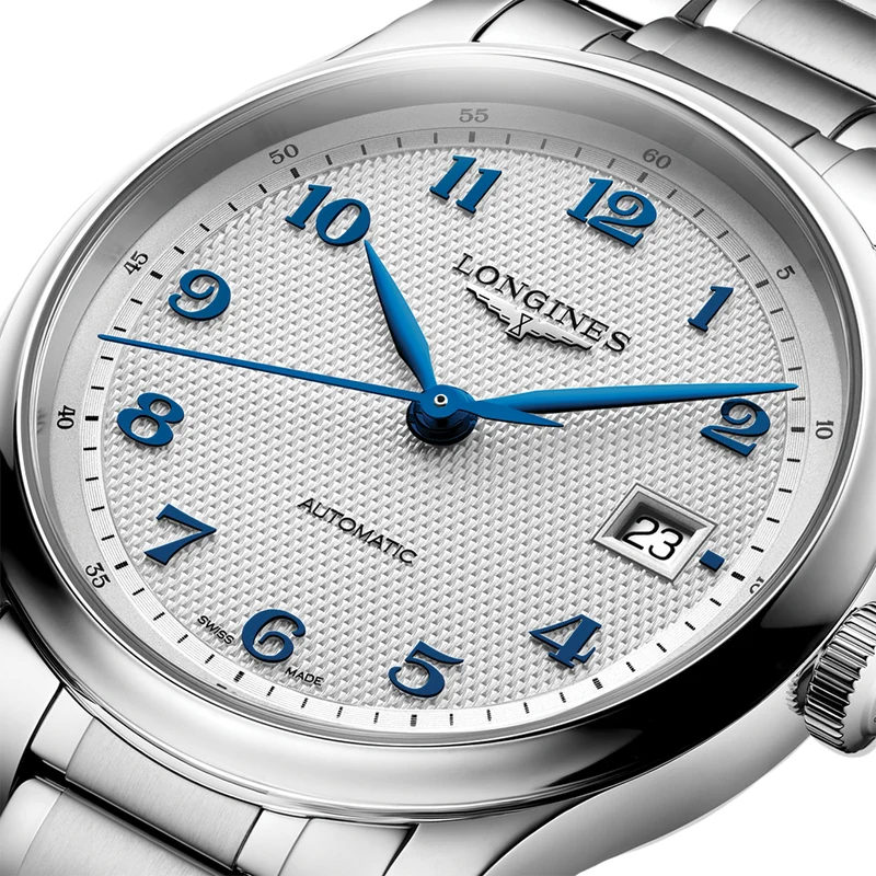Master Collection 39mm - Silver on Bracelet
