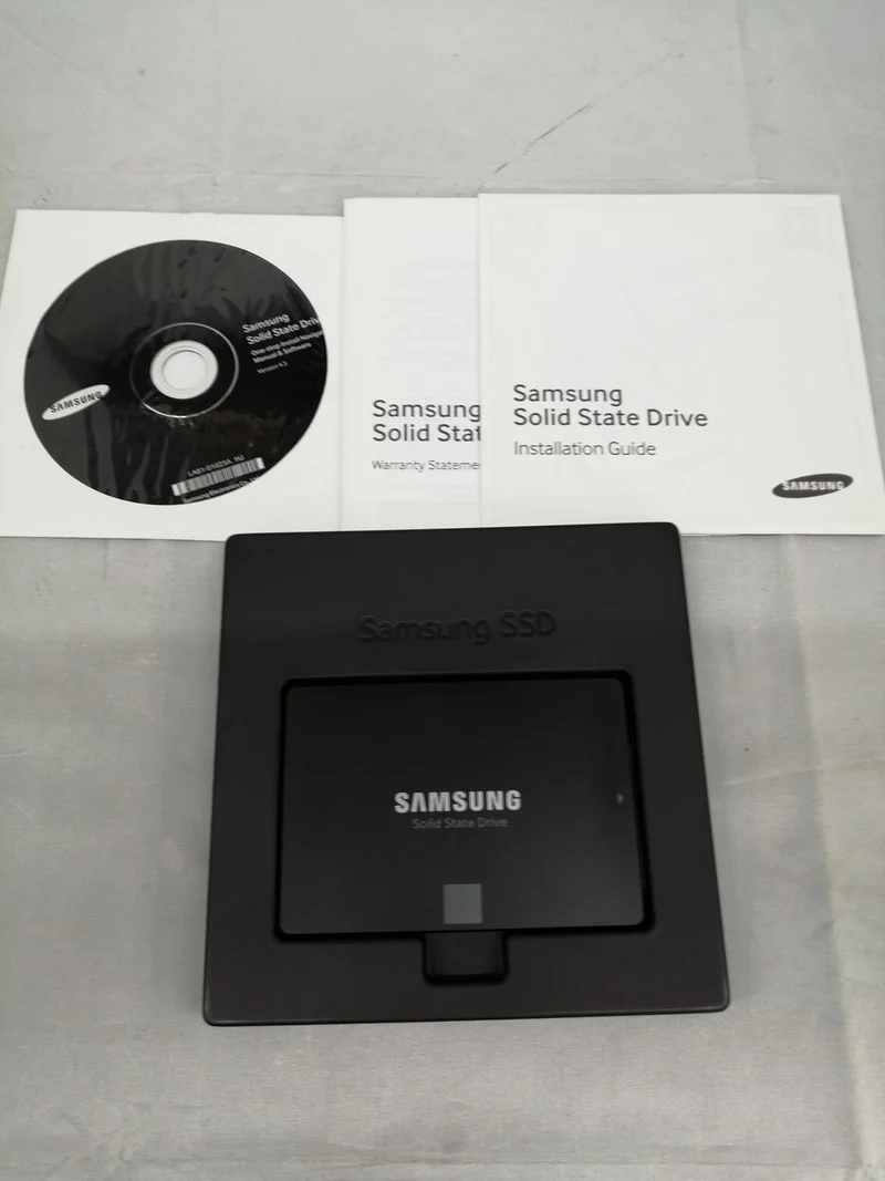 SAMSUNG SSD (500 GB) MZ-75E500