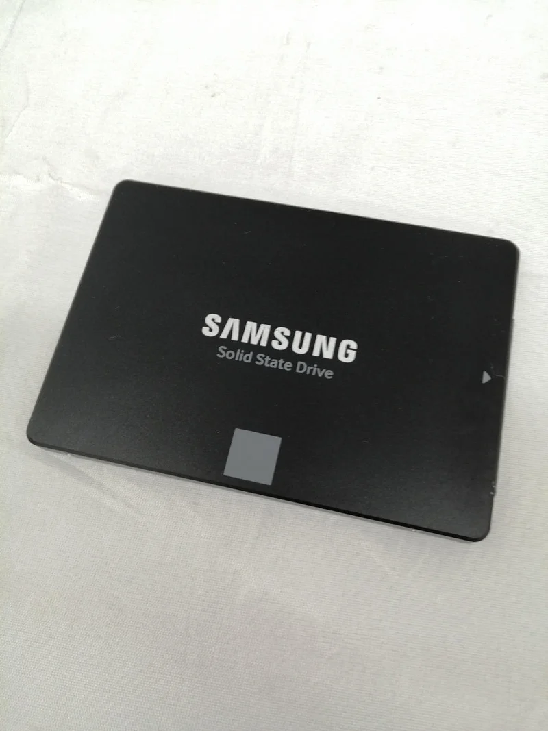SAMSUNG SSD (500 GB) MZ-75E500